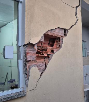 Rachaduras e Infiltrações? Saiba como Buscar Indenização por Danos Causados por Concessionárias de Água e Esgoto